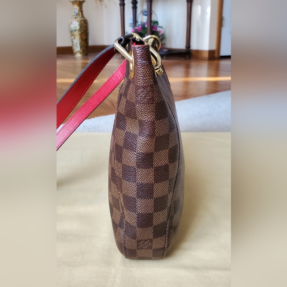 Louis Vuitton South Bank Besace - Picture 2 of 16